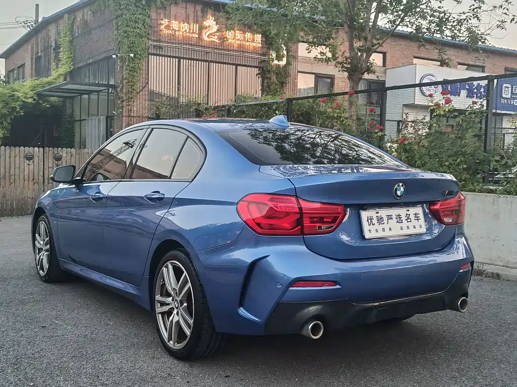 BMW 1 Series 2020 — фото 10