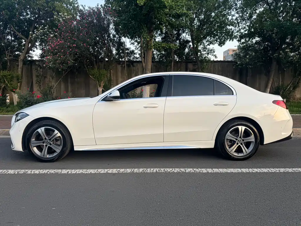 Mercedes-Benz C-Class 2022 — фото 3
