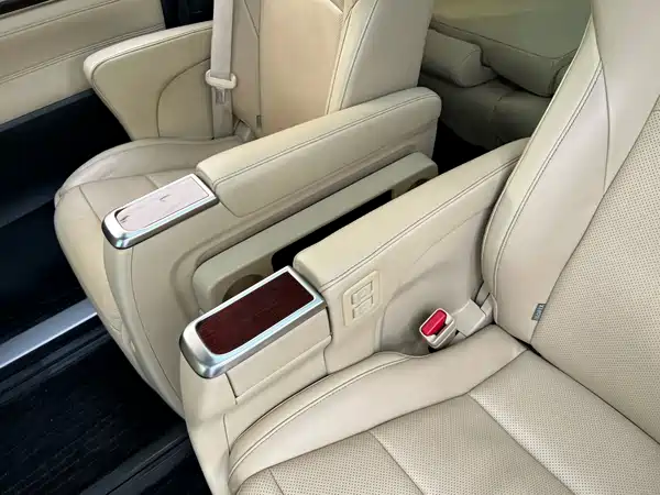 Toyota Alphard 2016