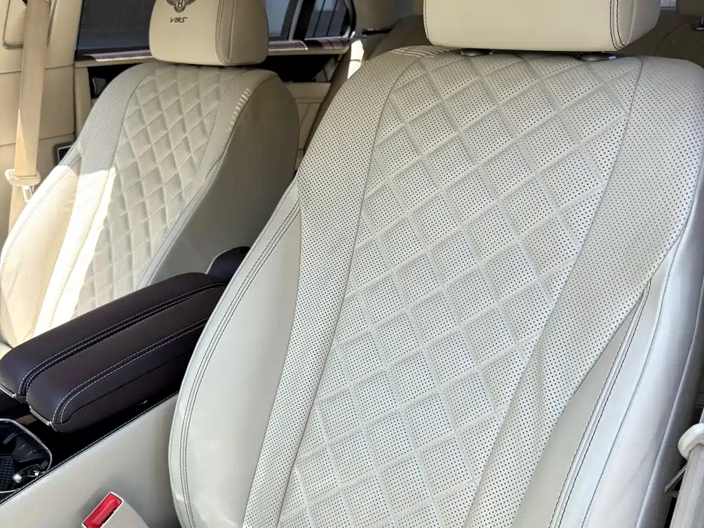 Bentley Flying Spur 2018 — фото 11