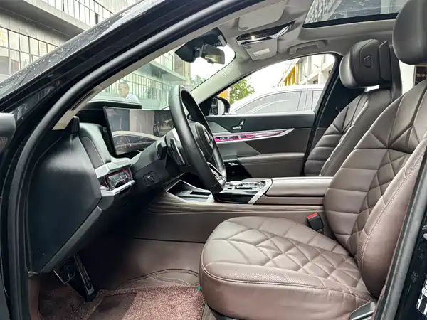 BMW 7 Series 2024