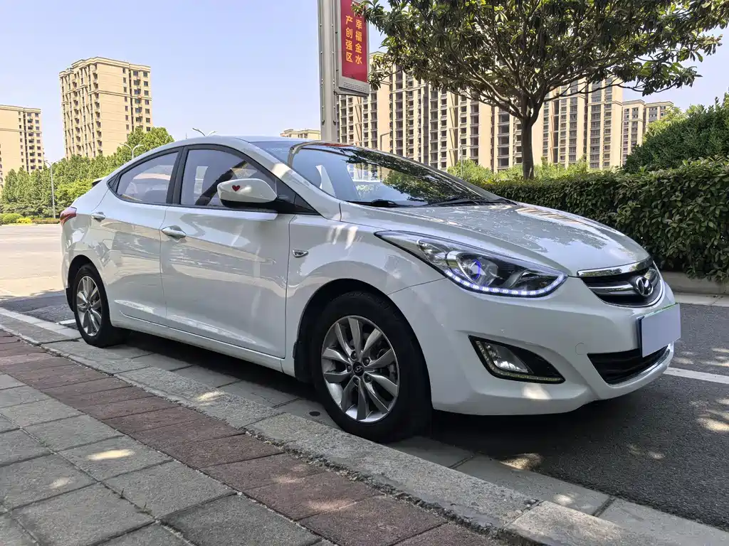 Hyundai Elantra Langdong 2015 — фото 3
