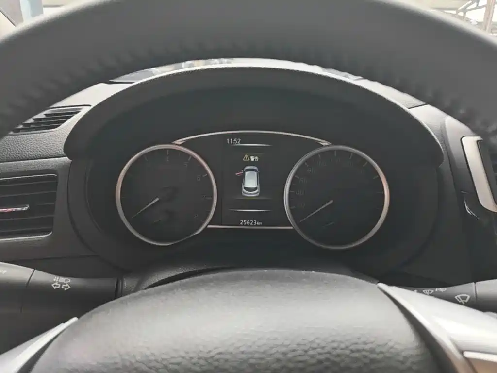 Nissan Tiida 2020 — фото 12