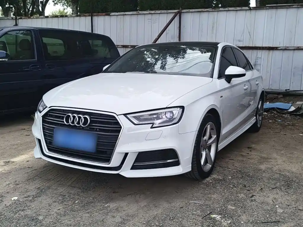 Audi A3 2018 — фото 2