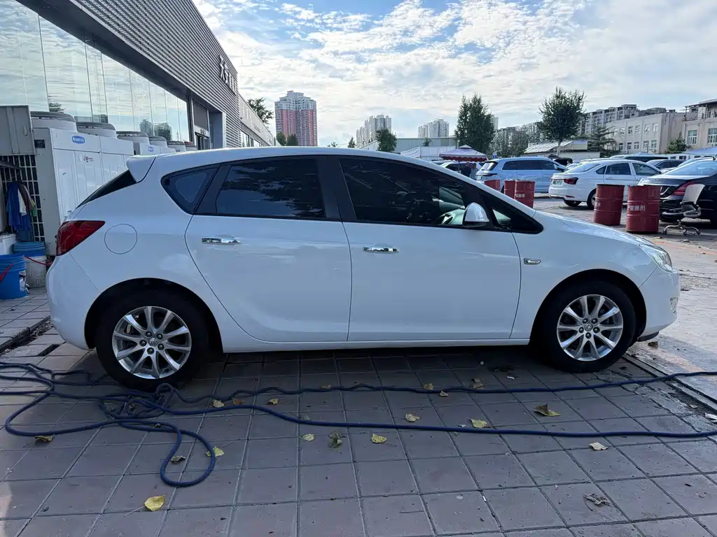Buick Excelle GT 2016 — фото 14