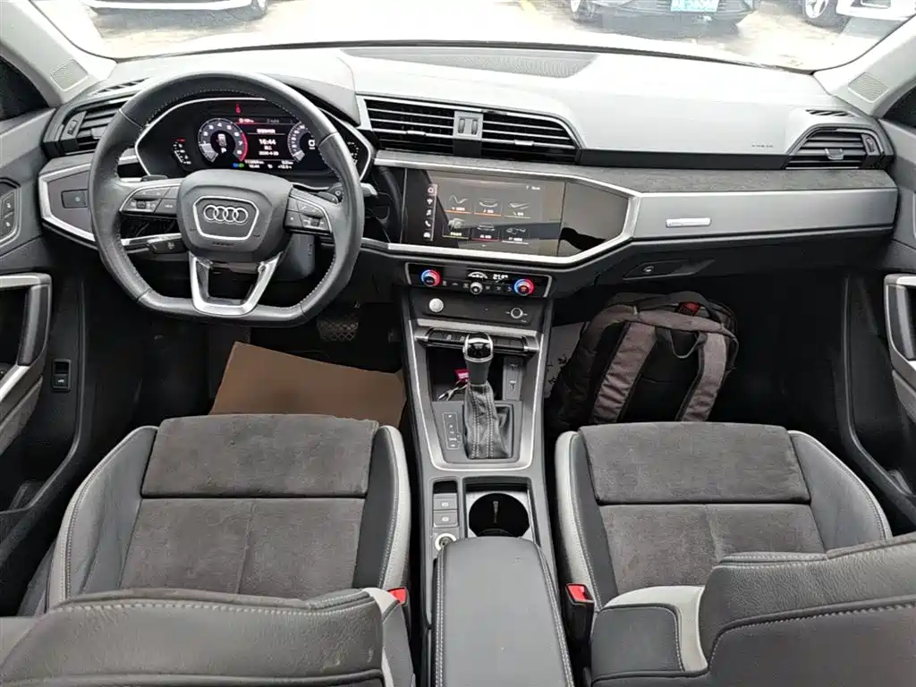Audi Q3 2020 — фото 10