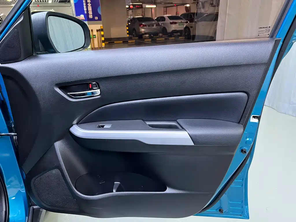 Suzuki Vitara 2017 — фото 12