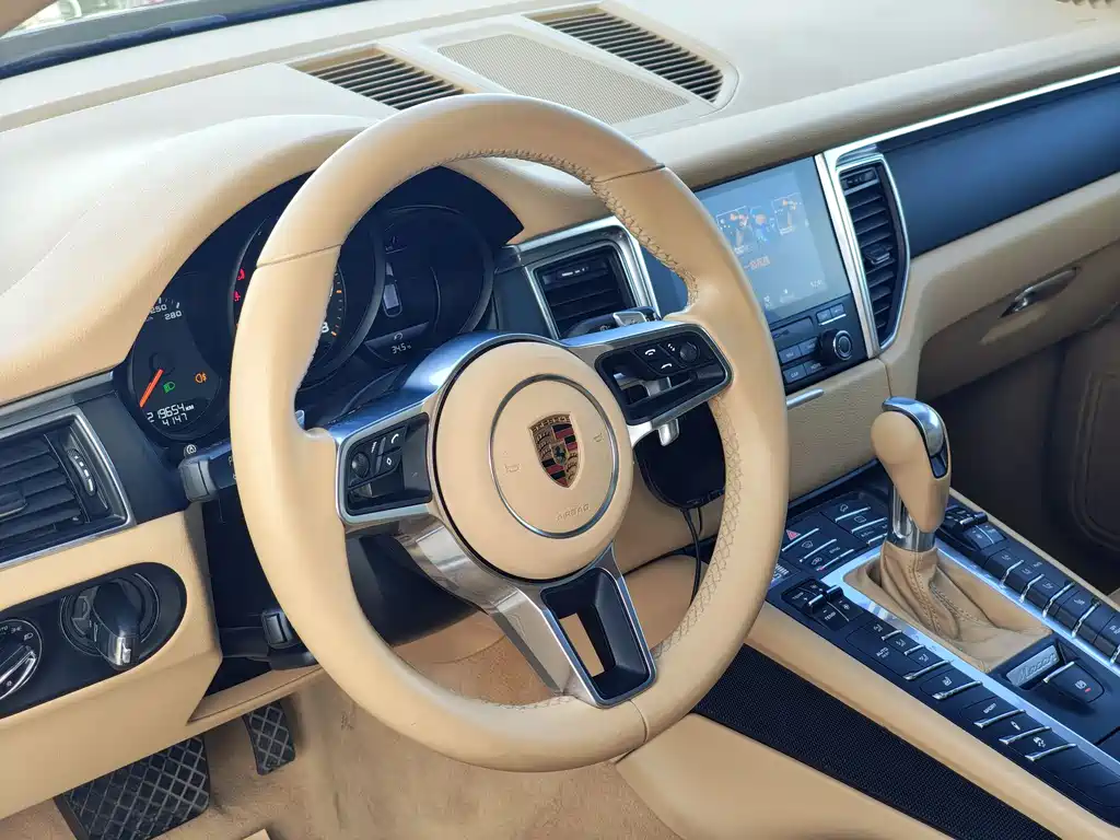 Porsche Macan 2016 — фото 11