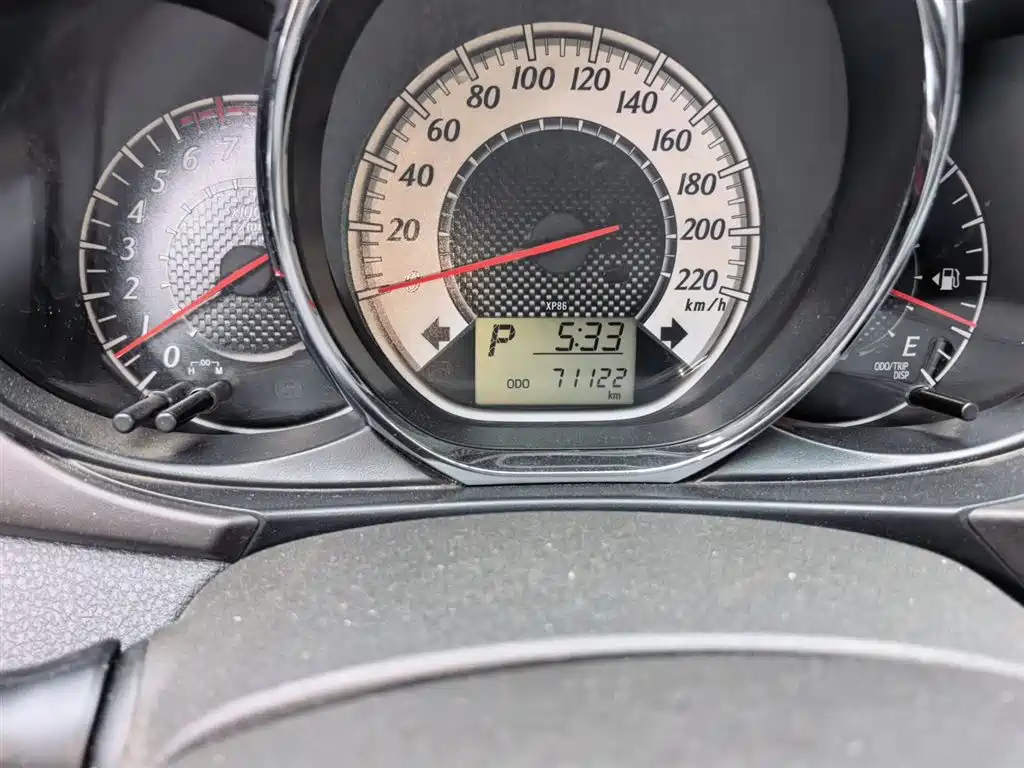 Toyota Yaris L 2015 — фото 8
