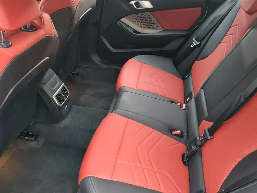 BMW 2 Series 2025 — фото 10