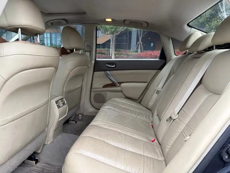Nissan Teana 2011