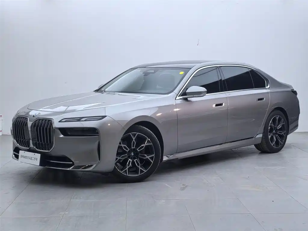 BMW 7 Series 2023 — фото 1
