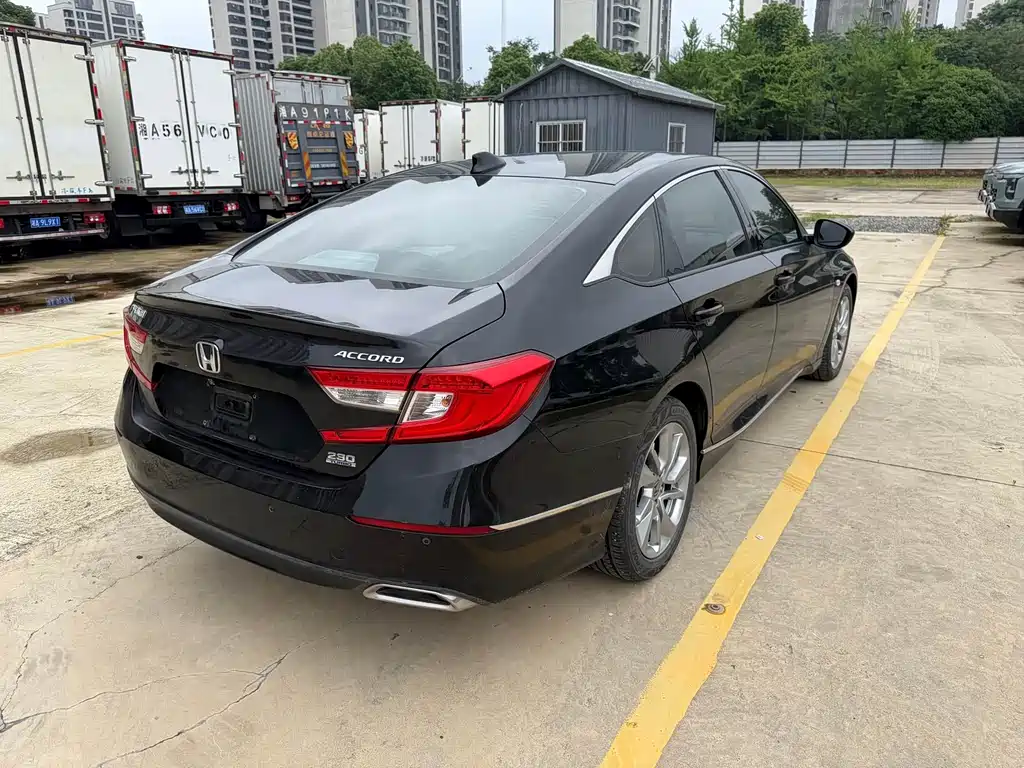 Honda Accord 2019 — фото 11