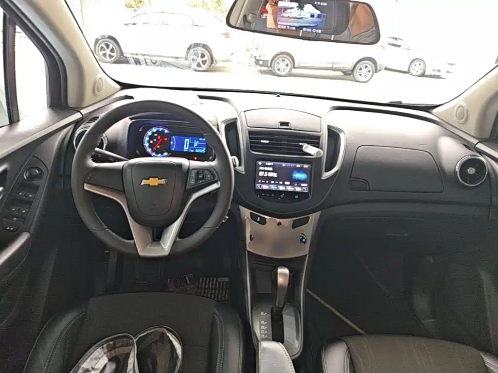 Chevrolet Trax 2015 — фото 10