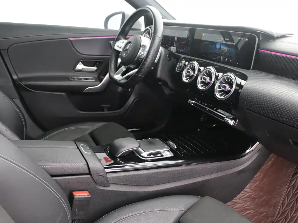 Mercedes-Benz A-Class 2020 — фото 11