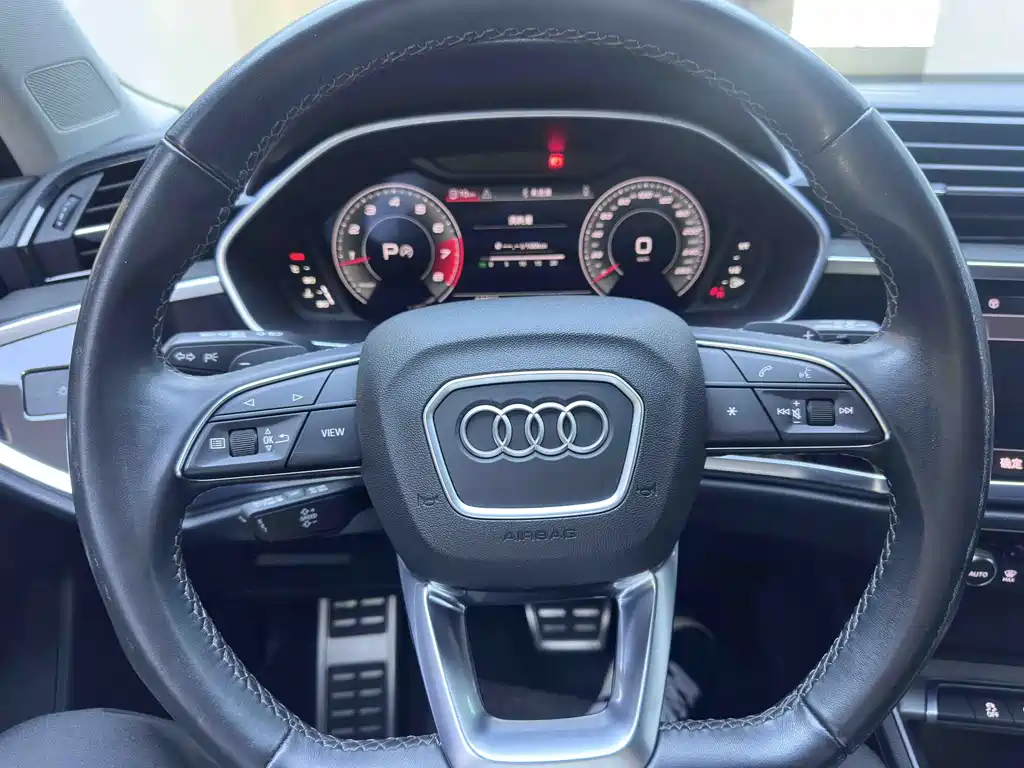 Audi Q3 2023 — фото 13
