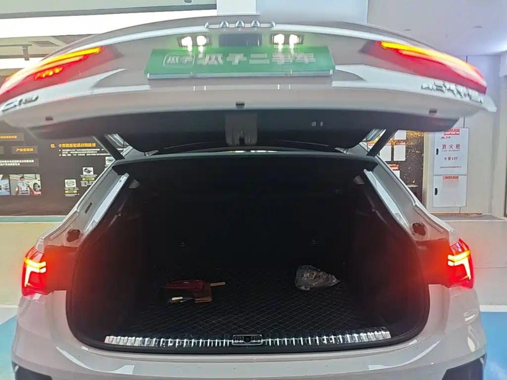 Audi Q3 Sportback 2021 — фото 19