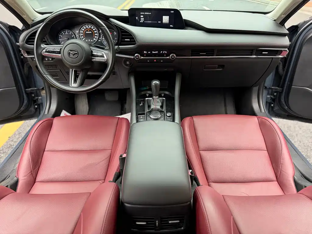 Mazda 3 Axela 2022