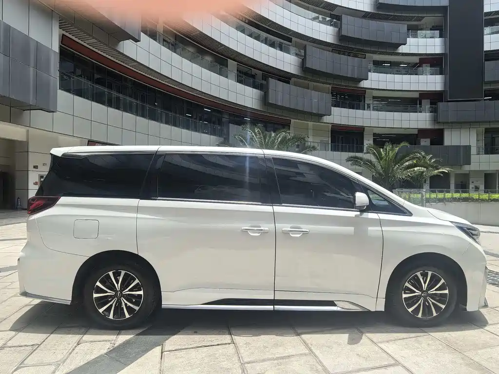 GAC Motor Trumpchi M8 2023 — фото 4