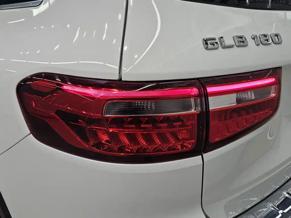 Mercedes-Benz GLB 2021