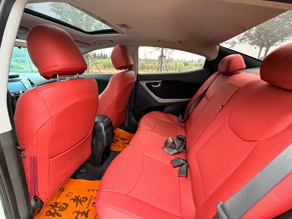 Hyundai Elantra 2015