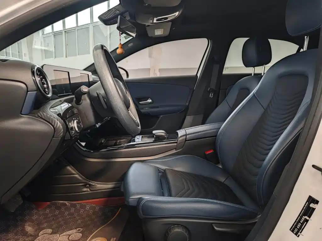 Mercedes-Benz A-Class 2019 — фото 17