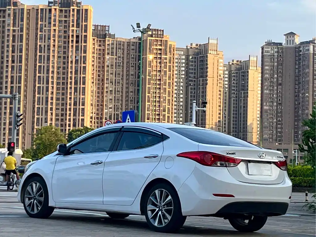 Hyundai Elantra Langdong 2015 — фото 9