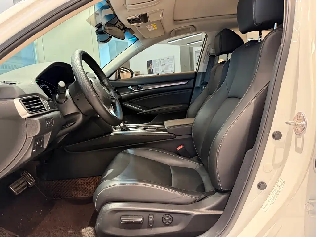 Honda Accord 2022 — фото 11