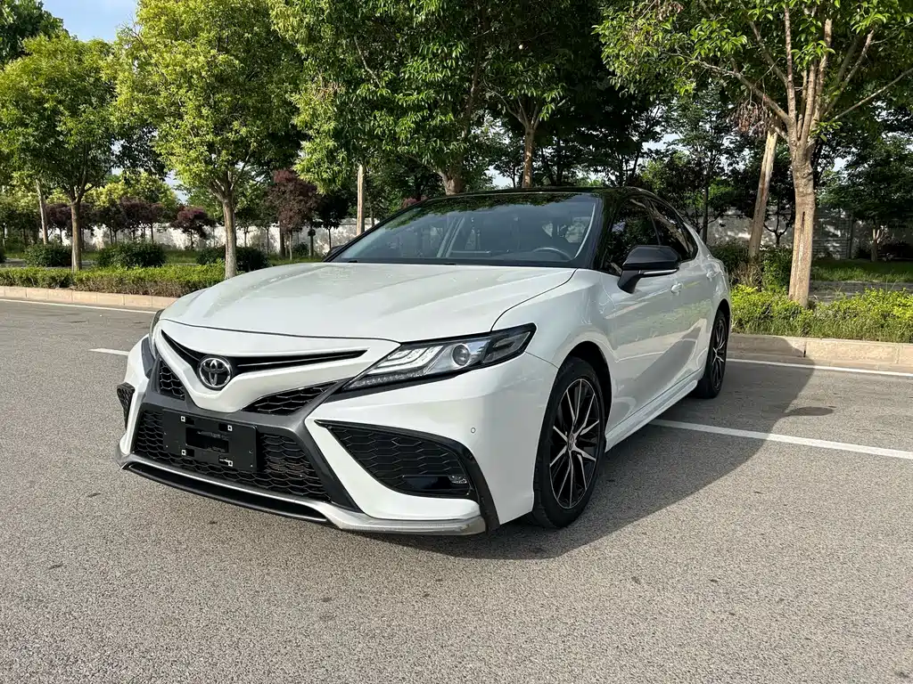Toyota Camry 2021
