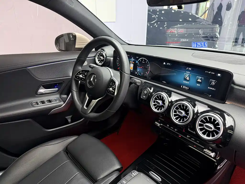 Mercedes-Benz A-Class 2022 — фото 18