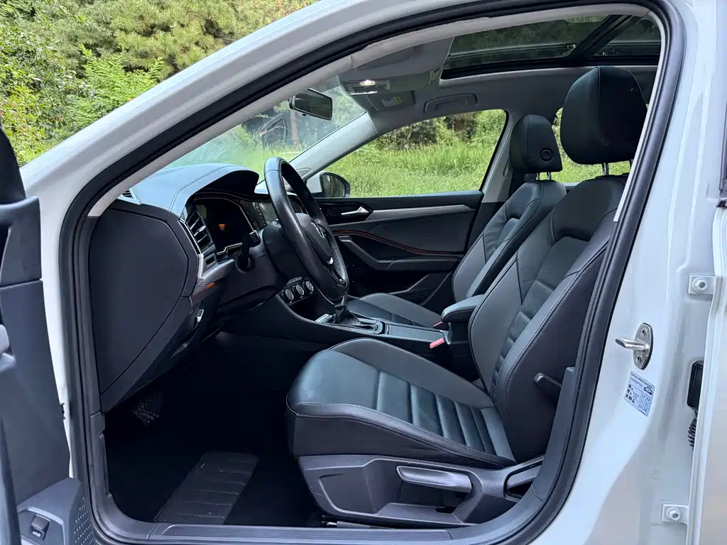 Volkswagen Sagitar 2021