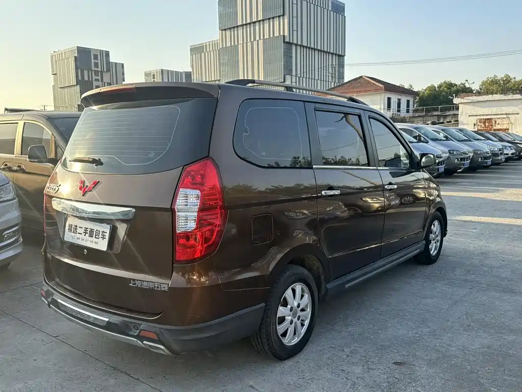 Wuling Hongguang 2015 — фото 5