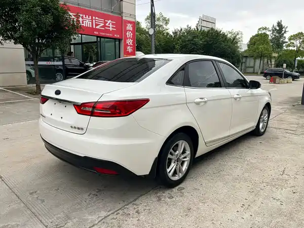 Ford Escort 2019