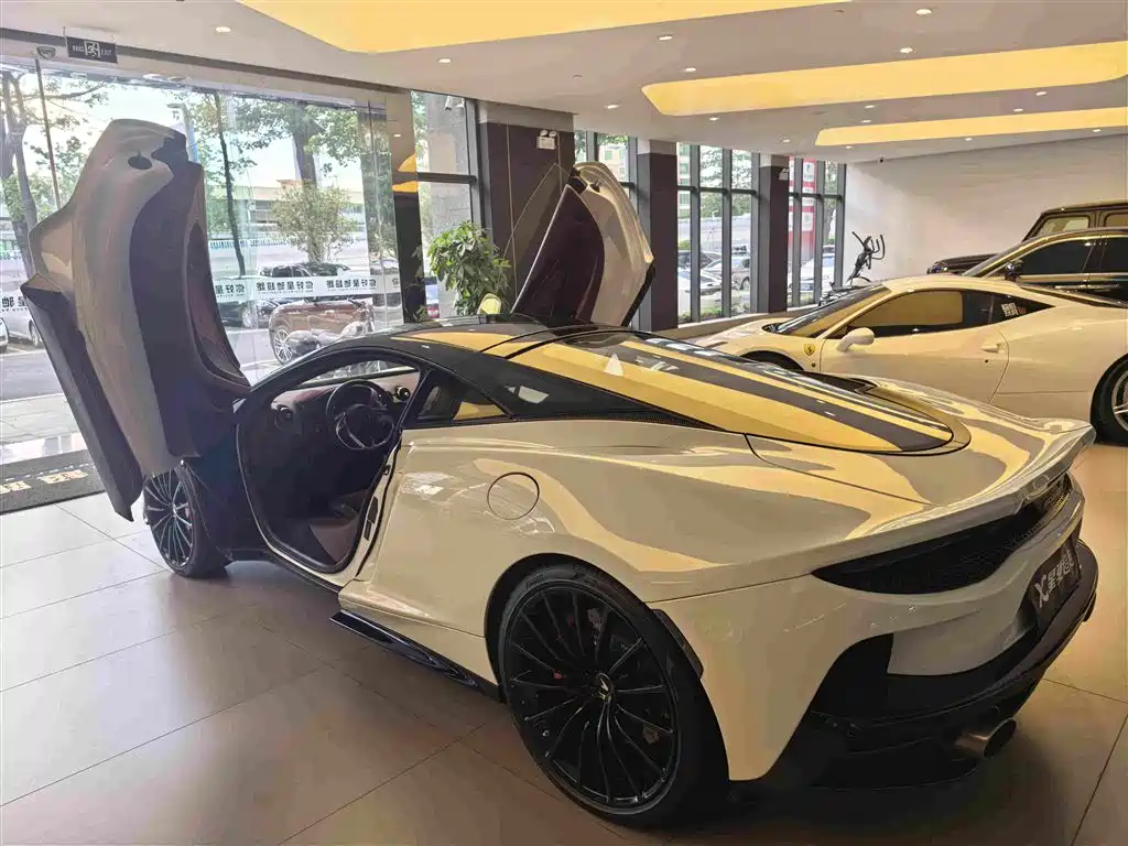 McLaren GT 2023 — фото 18
