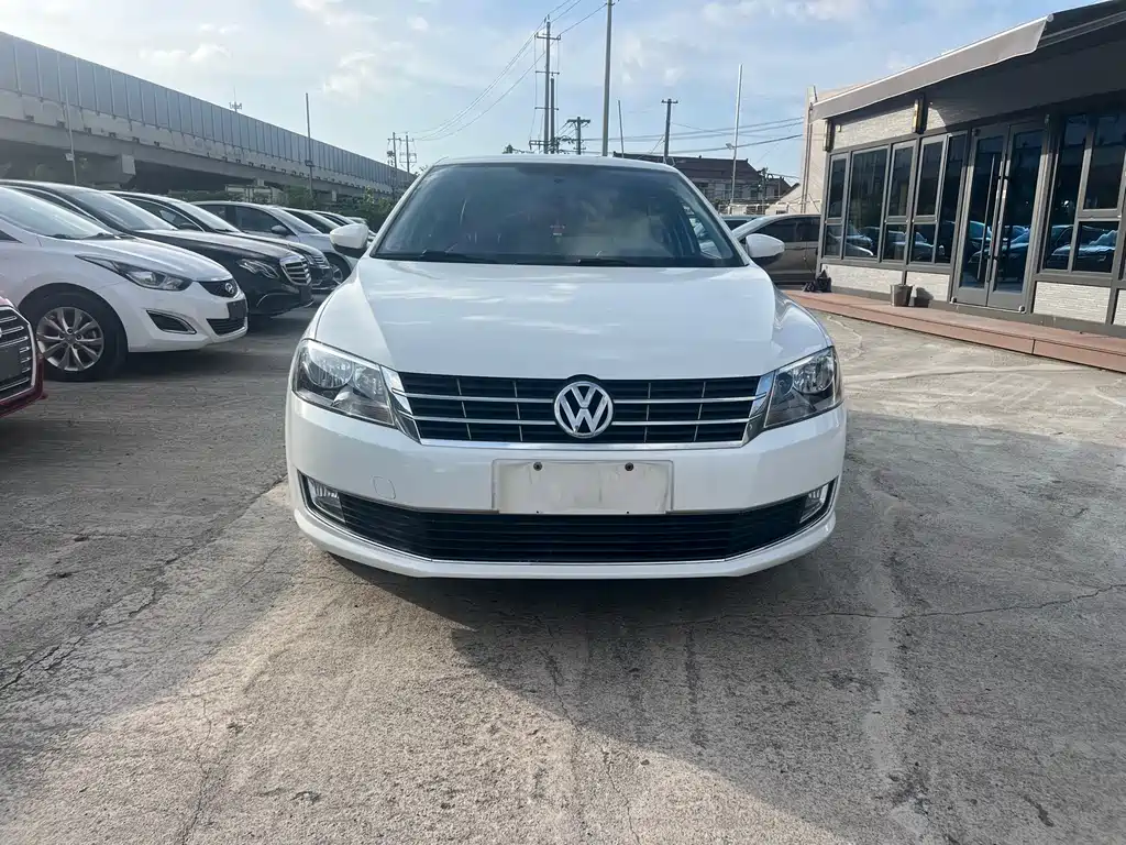 Volkswagen Lavida 2015