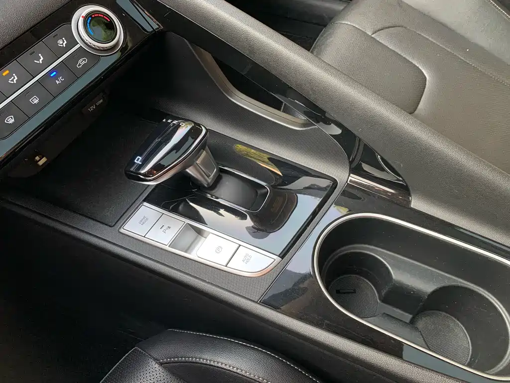 Hyundai Elantra 2021 — фото 20