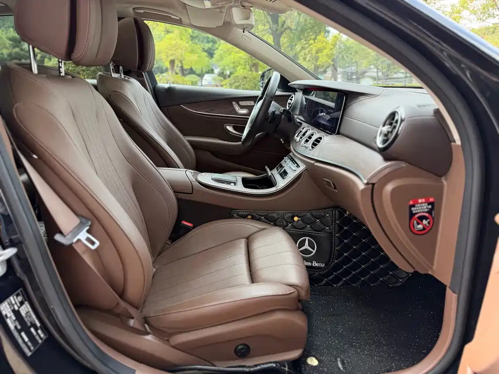 Mercedes-Benz E-Class 2020 — фото 12