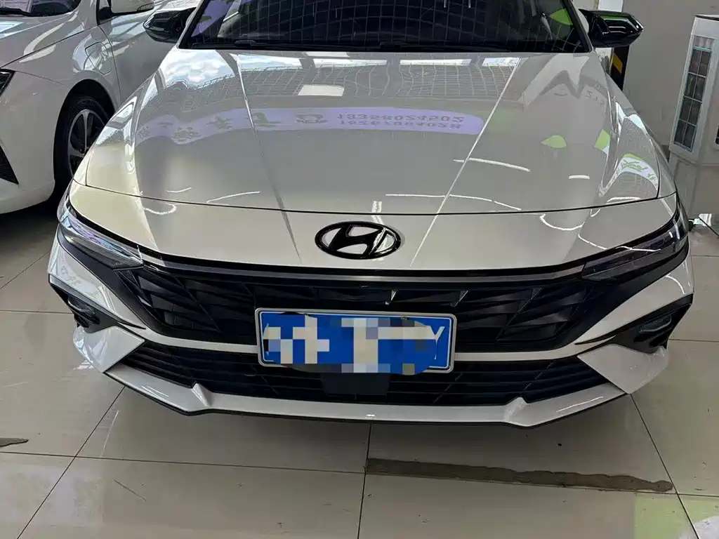 Hyundai Elantra 2024