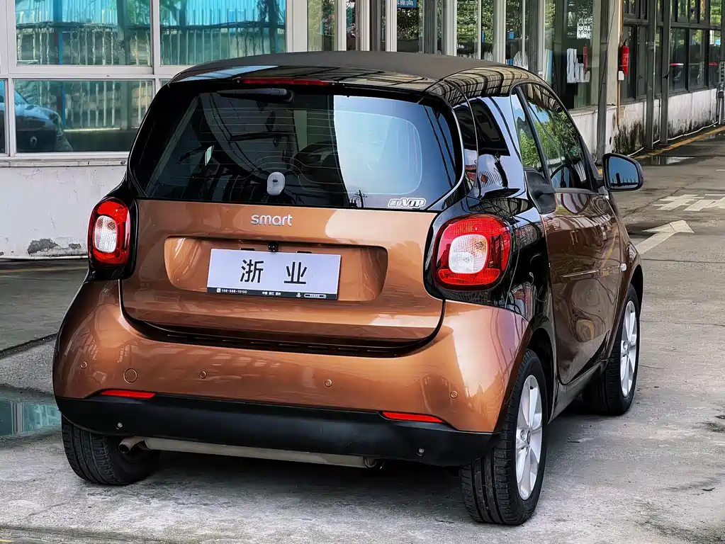 smart Fortwo 2016 — фото 13