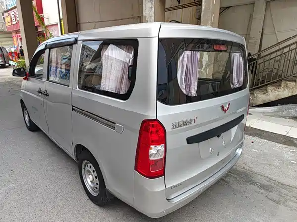 Wuling Rongguang V 2016