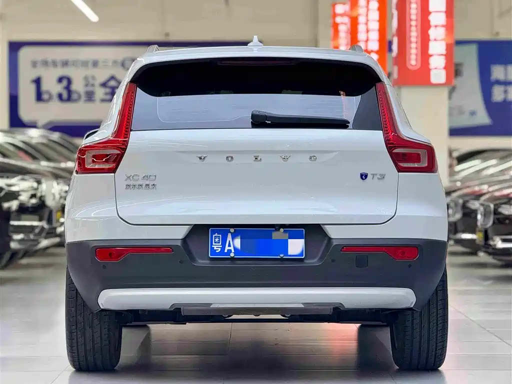 Volvo XC40 2021 — фото 17