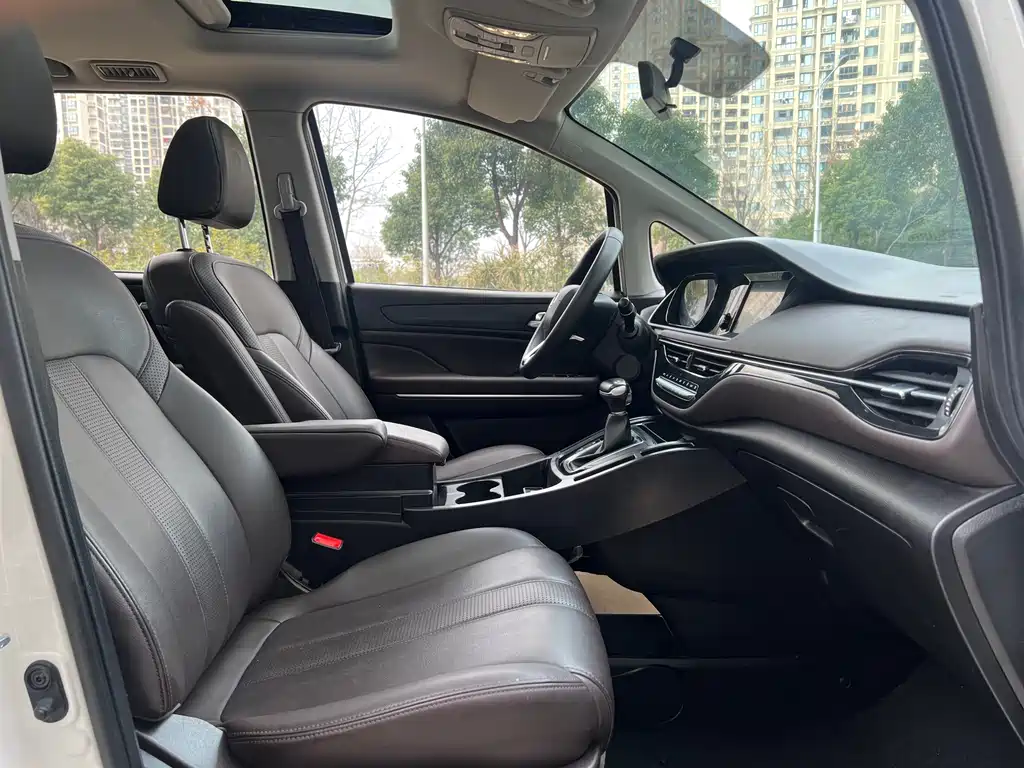 GAC Motor Trumpchi M6 2020 — фото 13