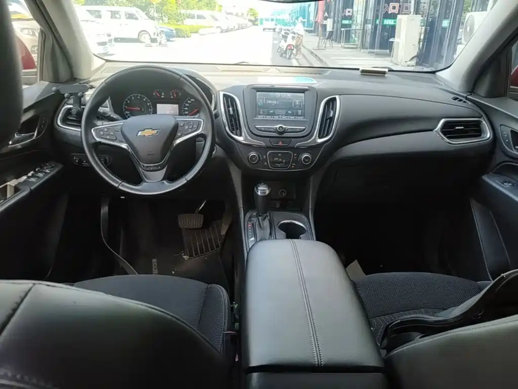 Chevrolet Equinox 2017 — фото 10