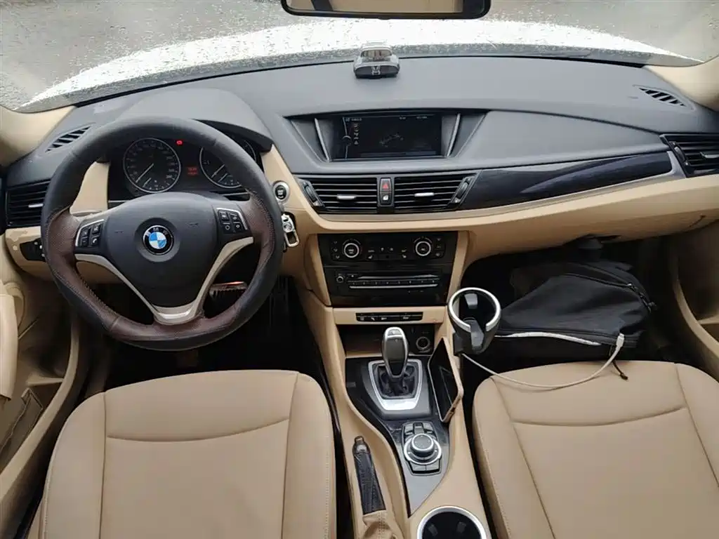 BMW X1 2016 — фото 9