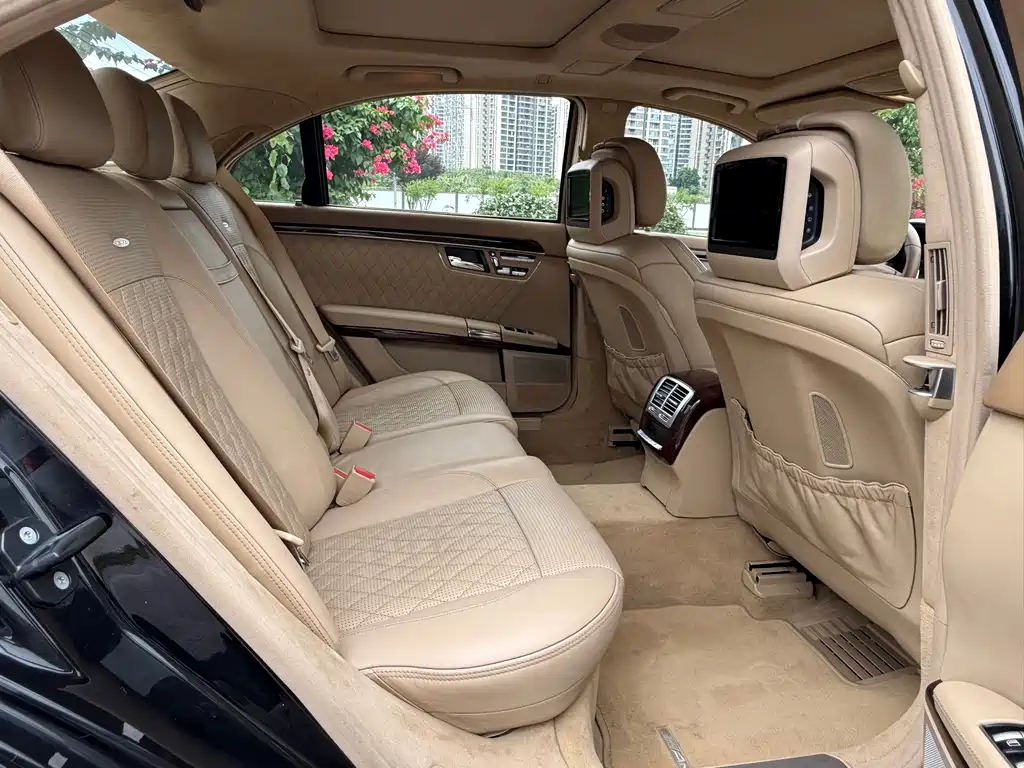 Mercedes-Benz S-Class AMG 2011 — фото 10