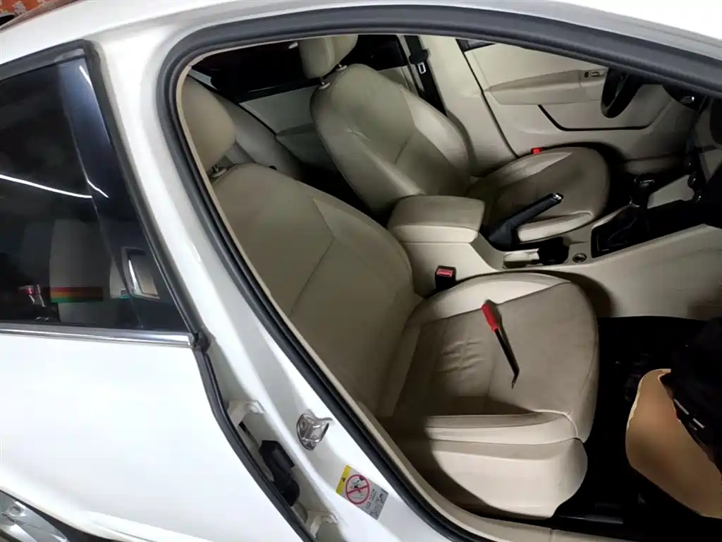 Skoda Octavia 2015 — фото 25