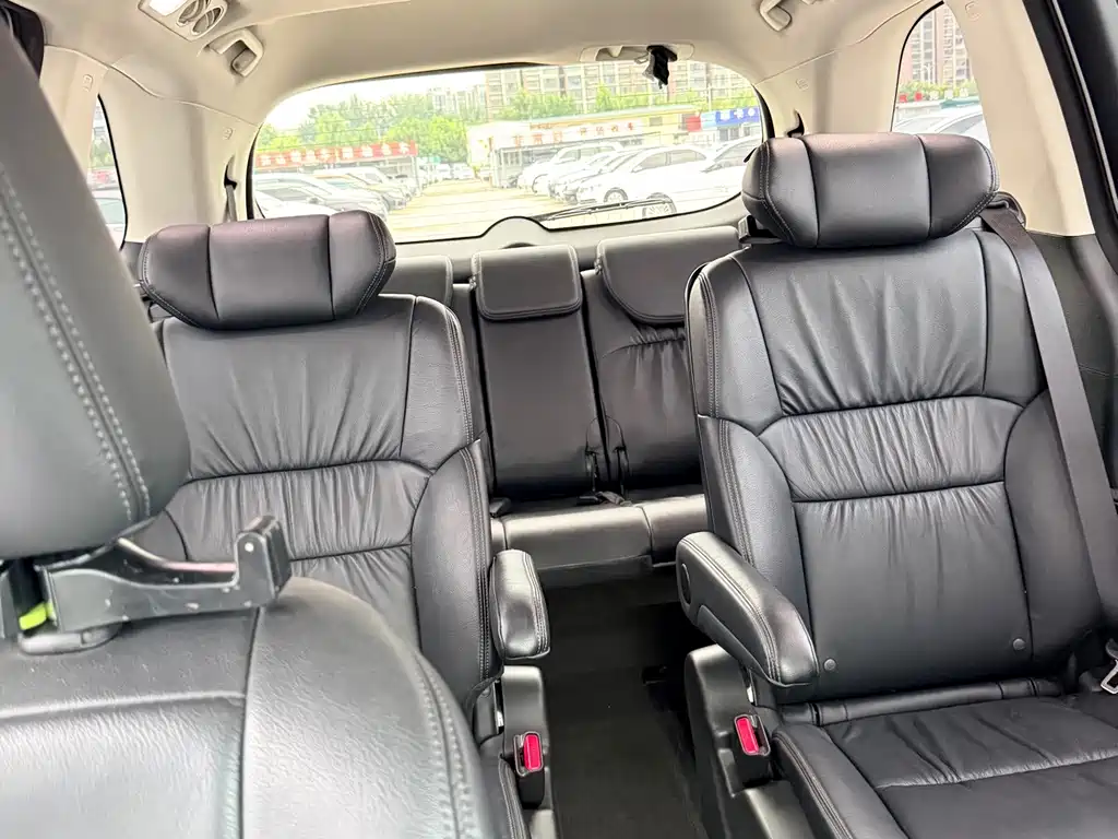 Honda Odyssey 2018 — фото 28