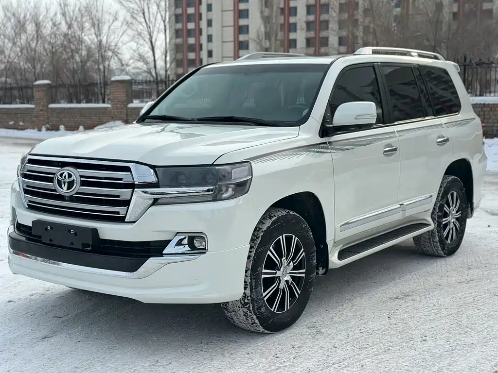 Toyota Land Cruiser 2014 — фото 1