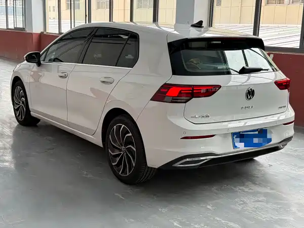 Volkswagen Golf 2023