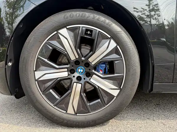 BMW iX M60 2026